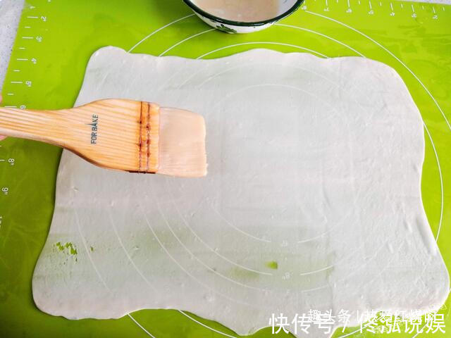 擀面棍|掌握了这个和面方法,自己也可以做手抓饼,跟卖的一样好吃一样薄