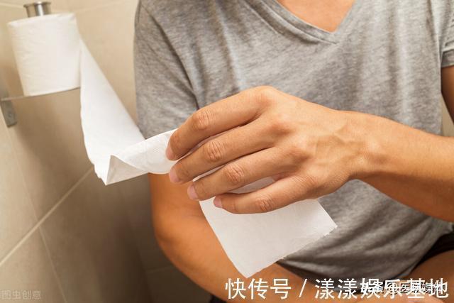 气味|排便出现异常，可能是肠癌导致？提醒：上厕所时不妨低头看看
