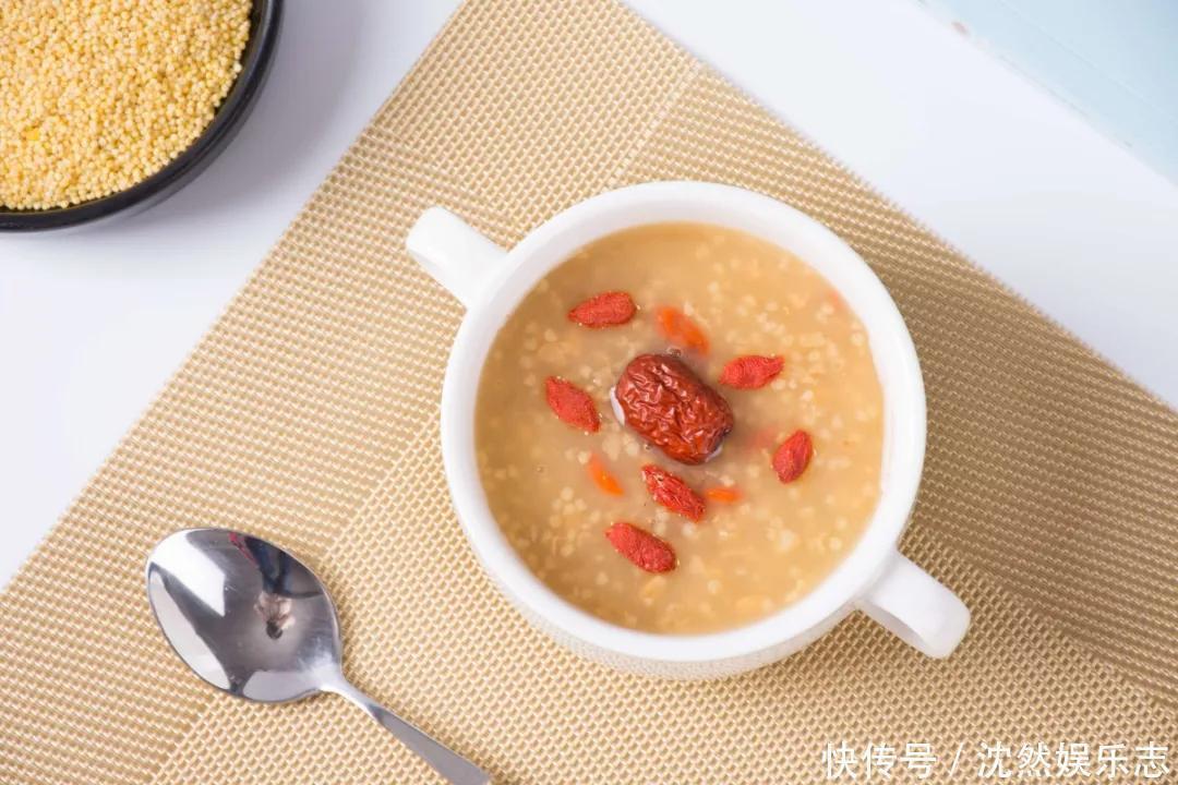 养生|小米粥早上喝,还是晚上喝好还有人弄错,难怪长胖还不养胃