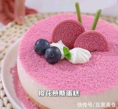 饼干|免烤箱，少女心爆棚的樱花慕斯蛋糕