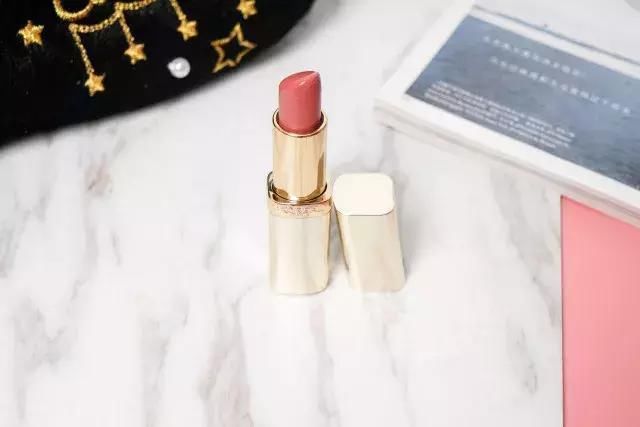 什么口红显白显气质特别适合春夏使用？超显温柔的新年口红测评