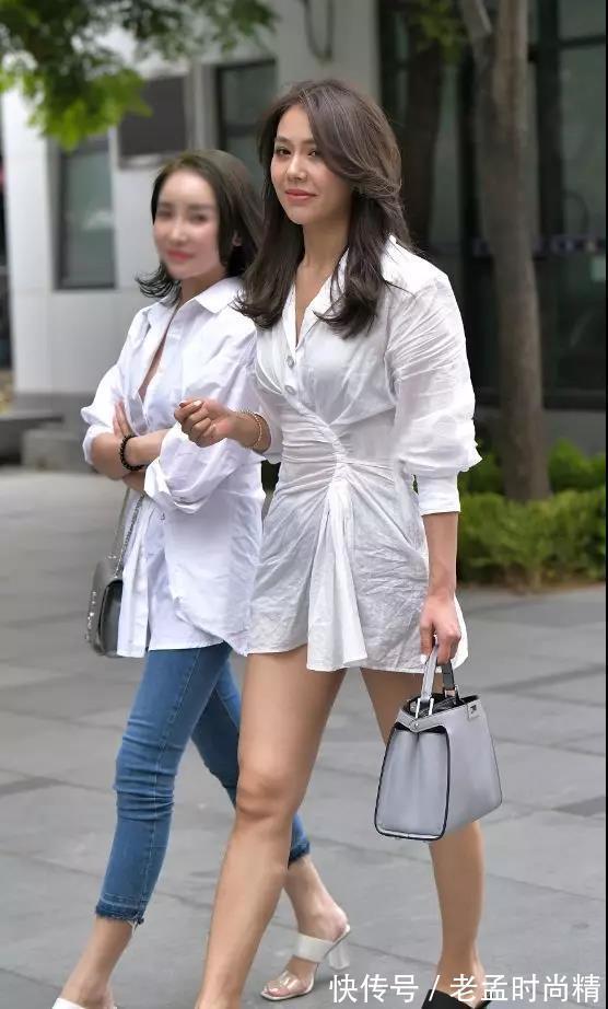 气质 街拍: 很有气场的气质美少妇, 一席白色长衫满满的职业女性气场!
