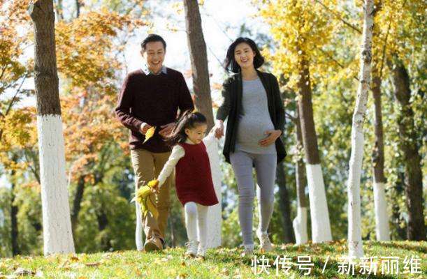 哥哥|为看哥哥写作业,穿尿不湿的弟弟“跋山涉水”而来,网友:暖化了