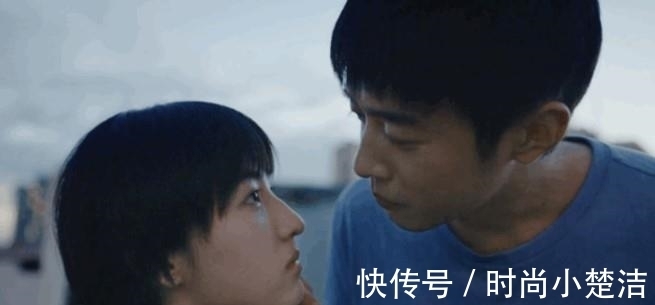 妹妹|張子楓童年“修鞋”視頻被扒,跪在地上邊哭邊修,觀眾:給點面子