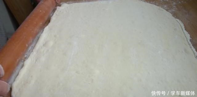 想吃葱花饼不用买,不用揉面,香酥宣软,比买的还好吃!