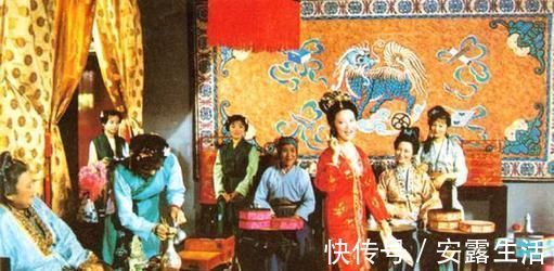 宝钗$同是千里进贾府,为什么薛宝钗能从正门进,林黛玉只能走偏门?