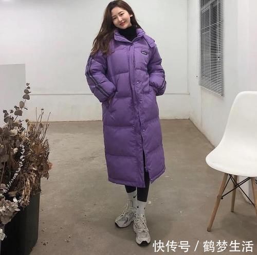 打底衫 最近流行起一种新穿搭，叫“长款羽绒服＋鲨鱼裤”，保暖又显瘦