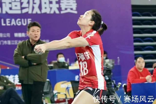 副攻|江苏女排打破外界质疑!龚翔宇扛起了队长重任,上海犯了2大错误