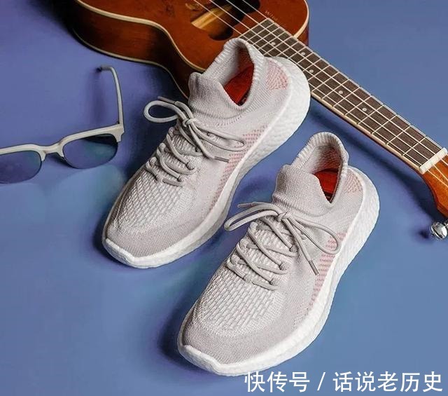 运动鞋 这是什么神仙运动鞋！显高显腿细，像穿袜子一样轻！