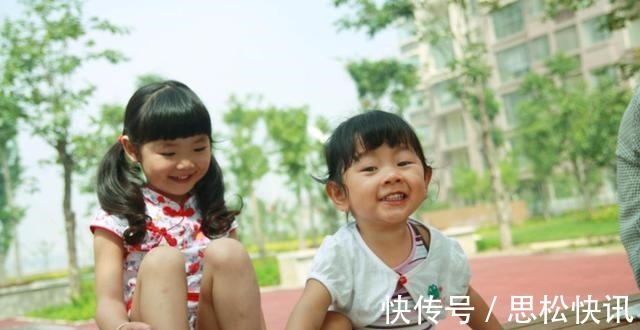 孩子|5岁女儿和爸爸商量卖掉弟弟,好奇询问女儿理由后,宝爸哭笑不得