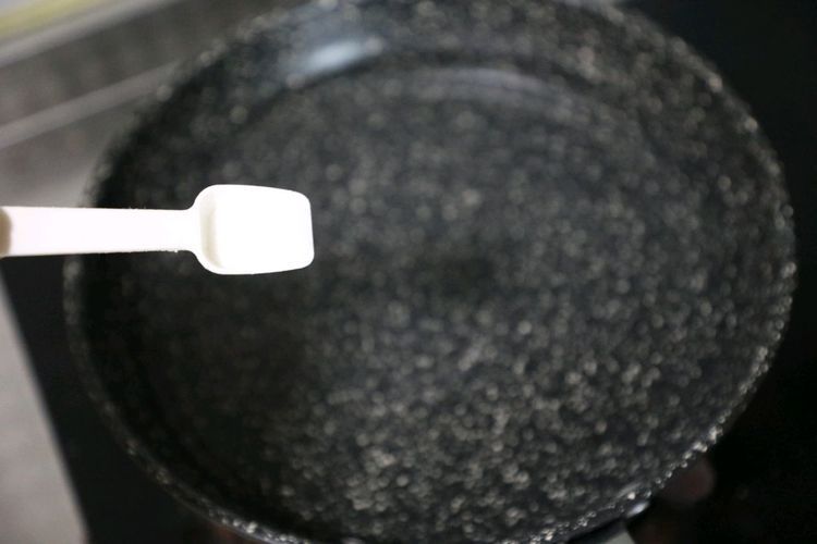 家常蒜蓉秋葵,简单快手,5分钟就上桌,家人抢着吃
