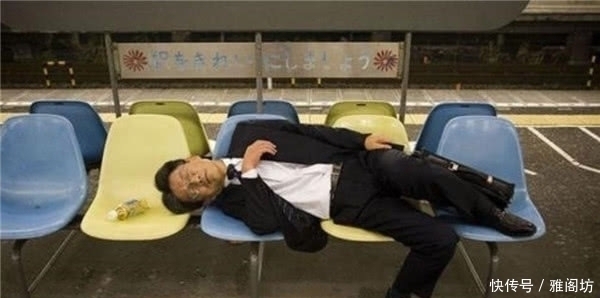 酒精度数|一斤白酒等于多少瓶啤酒醉人的效果不一样,以后你还敢这么喝吗