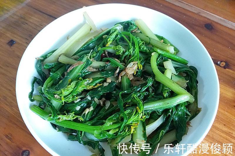 入冬吃大白菜包菜，不如多吃花菜，利肠道，炒着吃鲜香肥嫩，下饭
