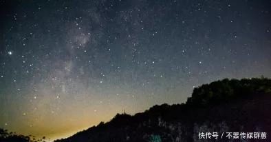 老年|徐凫岩步云谷,这个悬崖边上的房车营地,只需要自驾1小时