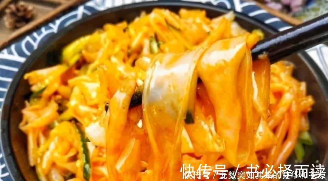凉白开水|电饼铛做凉皮,原来这么简单!不洗面不用蒸,筋道爽滑比买的好吃