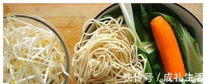 大厨教你在家做炒面，实在太香了，看着都好吃，先收藏了！