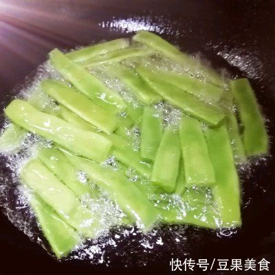 家常菜|#巨下饭的家常菜#干煸扁豆角