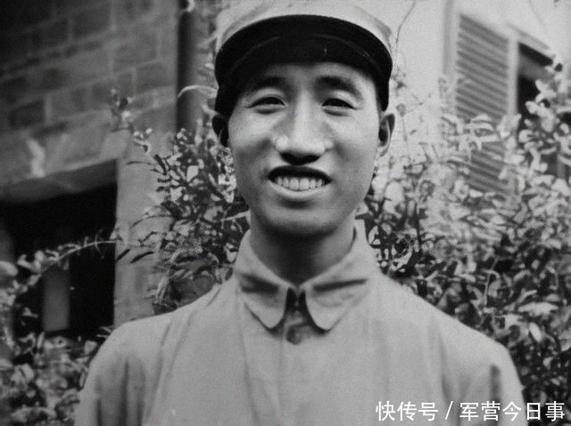 许世友|许世友的勤务兵,四年后升任军政委,成为许世友的顶头上司