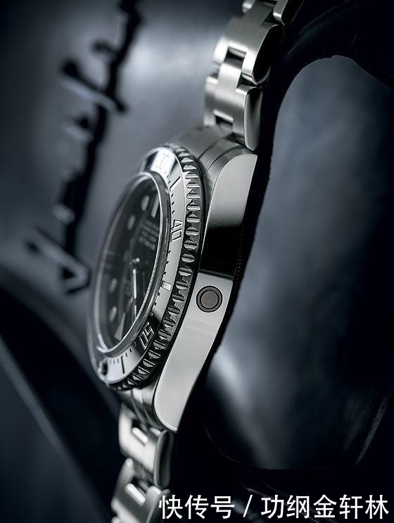 着巨大|运动表和潜水表之间有何区别?