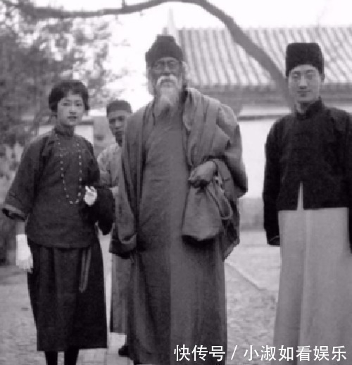 孙女&罕见同框!徐志摩曾孙女和林徽因曾孙女一起合影,二人气质相差大