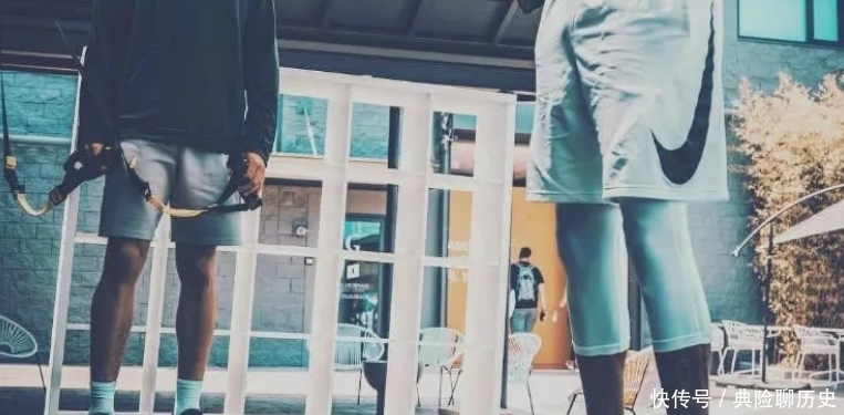 性能|用性能说话,拒绝花里胡哨!盘点5双高性能球鞋,球手不二之选