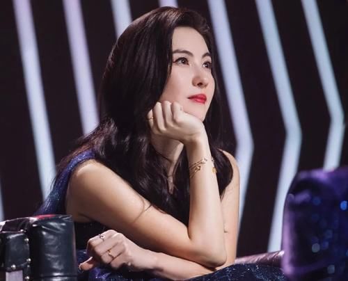 《浪姐2》落幕，那英中心位成团，周笔畅输给了资历