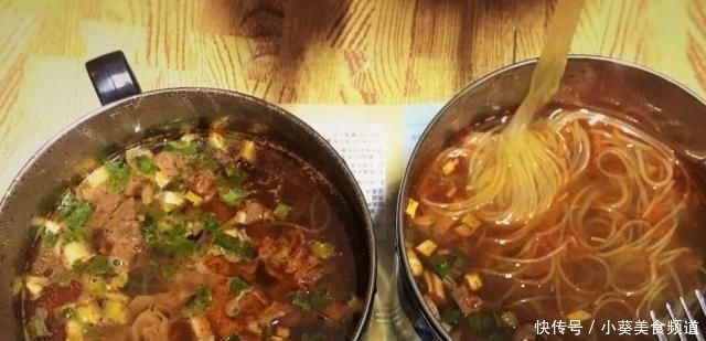 感受|第一次吃螺蛳粉,是什么感受网友的“神评”,让人“笑出腹肌”