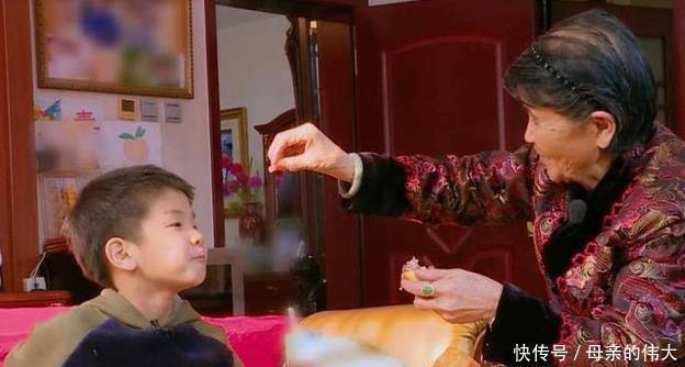 婆媳关系|“倒班式”带娃成为新潮流,老人与父母职责分明,好处的确有不少