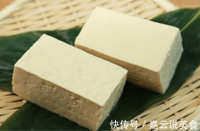 做白菜炖豆腐时,别傻傻只放盐,多加这一步,做出来比肉还好吃