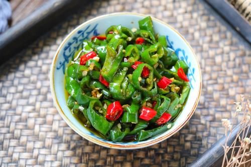 秘制|多年秘制腌辣椒配方，没胃口一定要试试，香辣过瘾，拌饭贼好吃