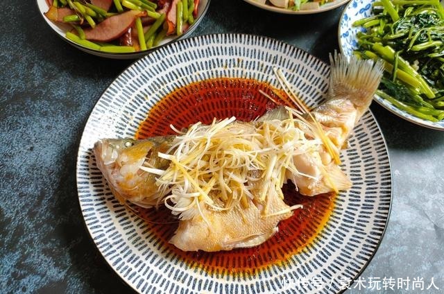 四菜一汤成本不到50元,有鱼有肉有青菜,网友饭馆最少150