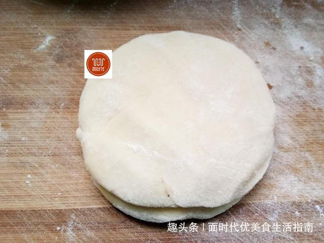 家常烙饼最简单的方法,多加这一步,又软又薄,一分钟烙一张!