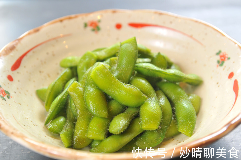 技巧|做水煮毛豆，掌握4个重要技巧，毛豆翠绿不发黄，个个都入味
