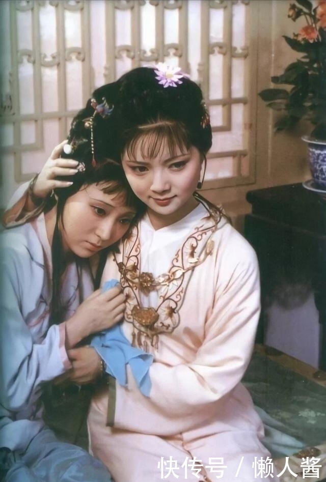 薛宝琴@薛宝琴的到来,让薛宝钗隐藏多年的秘密,再也遮掩不住