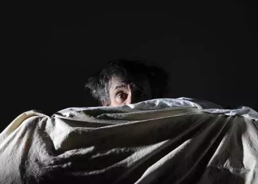 长命|长寿的人,晚上睡觉爱做4件事,若占一个,恭喜可能长命百岁!