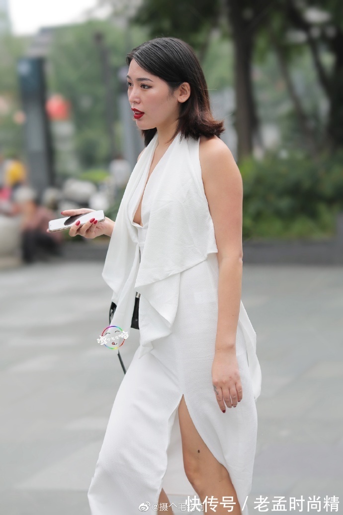 小姐姐 街拍小姐姐:性感漂亮迷人的白色连衣裙小姐姐