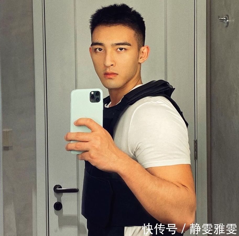 男生|男生有这2种脸型特征,很适合剪“寸头”发型,阳光又帅气