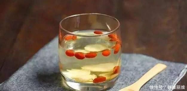 熬夜者|枸杞和它一起泡水喝,保肝护肝,明目降压,老年人和熬夜者要常喝