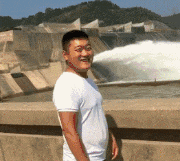 |搞笑GIF:妹子眼睛真优秀,怎么做到的?