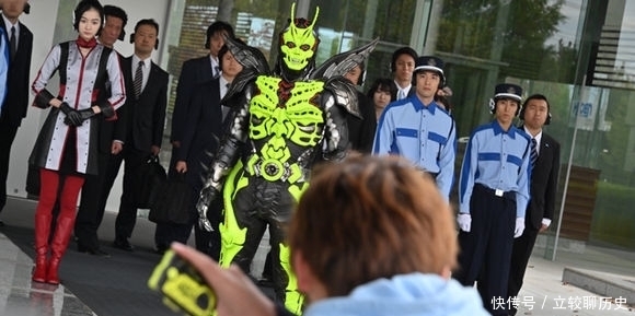 冬季|《假面骑士》01冬季剧场版,飞电社长成AR零一,怪不得伊兹不在或人身边