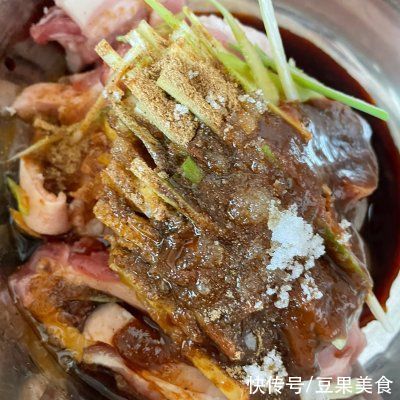 粉蒸肉才是“真正的补钙菜”！紫菜虾皮逗靠边站