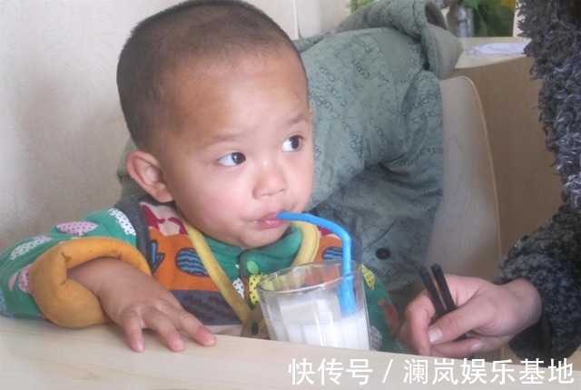 脾胃|7岁男娃脾虚不长个,医生:全因“毒早餐”害了娃,多数父母爱喂