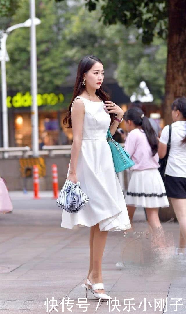 时髦|连衣裙穿起来时髦也有女人味,帅气灵动分分钟让你美出新高度