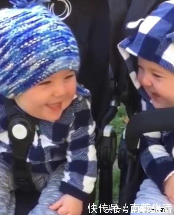 宝妈|双胞胎之间互相对话, 有说有笑还一边流口水, 网友们都乐翻天