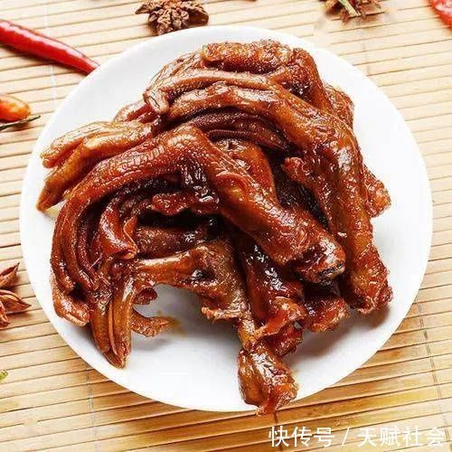 鸭脚就应该这样做,越吃越香,根本停不下来~