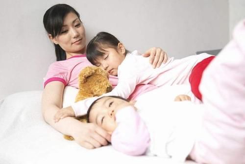 共鸣|“生了二胎后,内心充满歉疚”宝妈深夜发圈,引发宝妈群体共鸣