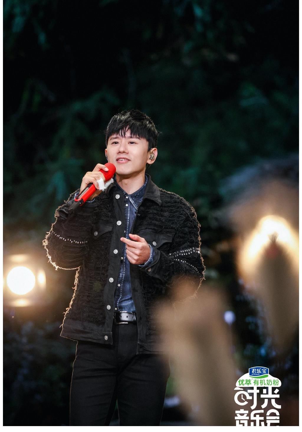 《時光音樂會》太會玩！全員演繹鳳凰傳奇金曲，重溫五毛特效名場面