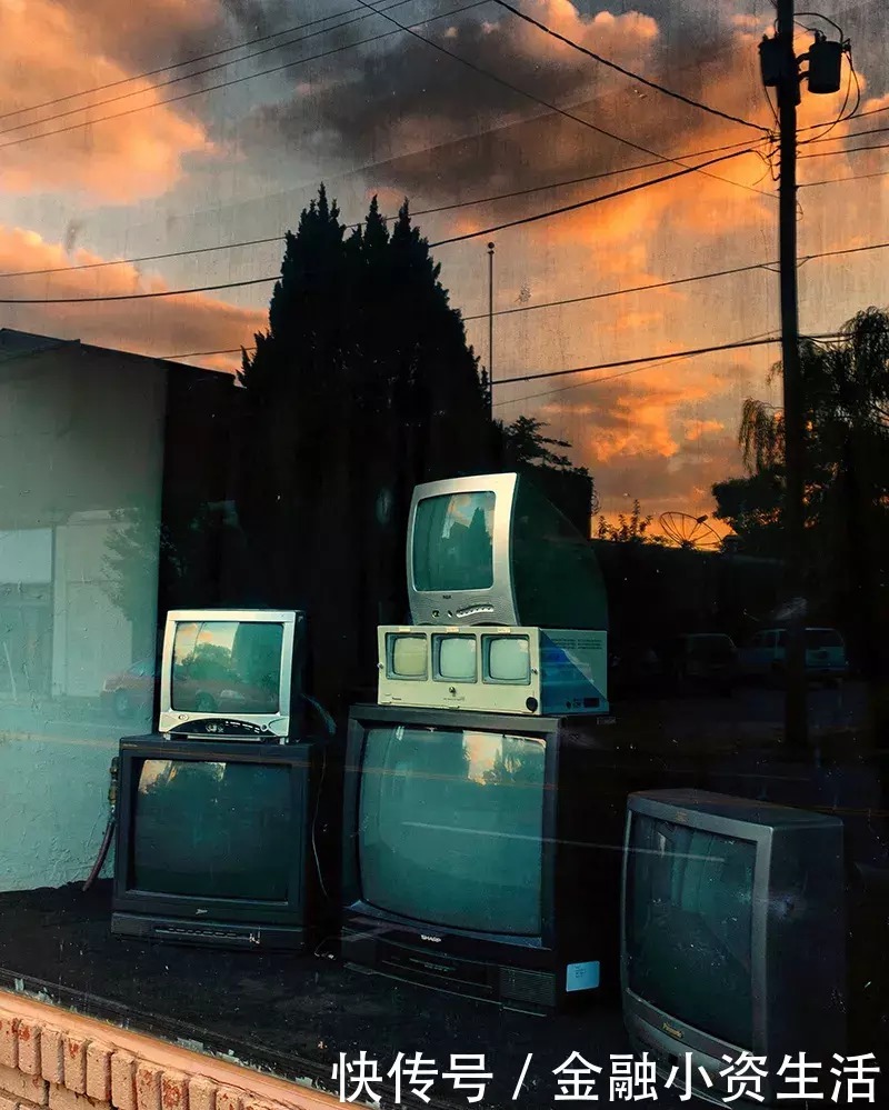  天生就闪耀着勇敢的微笑|骆一禾 | 闪耀着