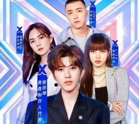 有种“与众不同”叫虞书欣，别人出场都三五成群，她却独自一人