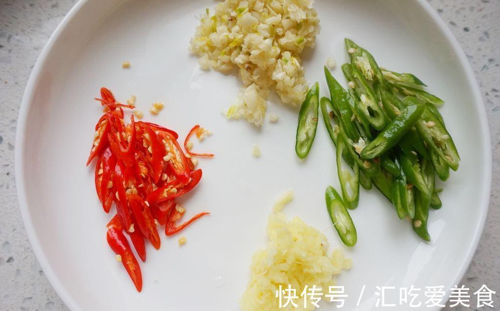 木耳|这道菜是“一次性”菜,没吃完倒掉也不要隔夜吃,不然危害很大